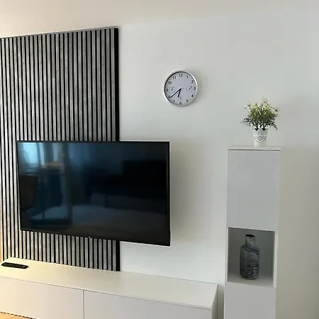Appartement Charmante Mit Terrasse , Ruhig Und Zentral